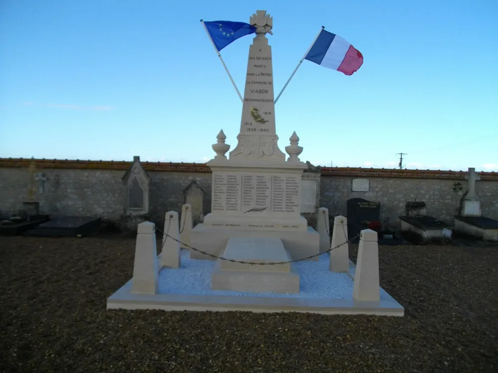 monument funeraire
